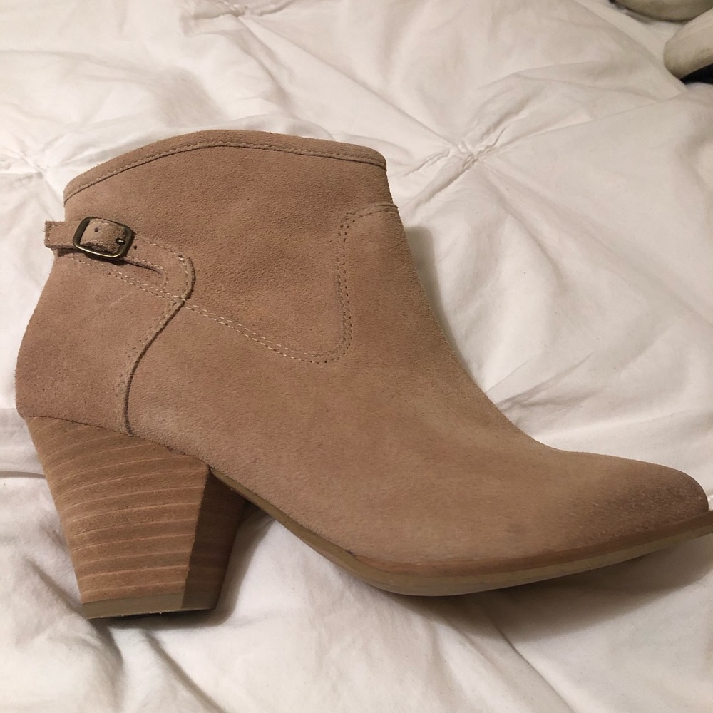 Splendid Suede Booties, size 7